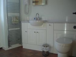Bathroom in Kwerky Cottage